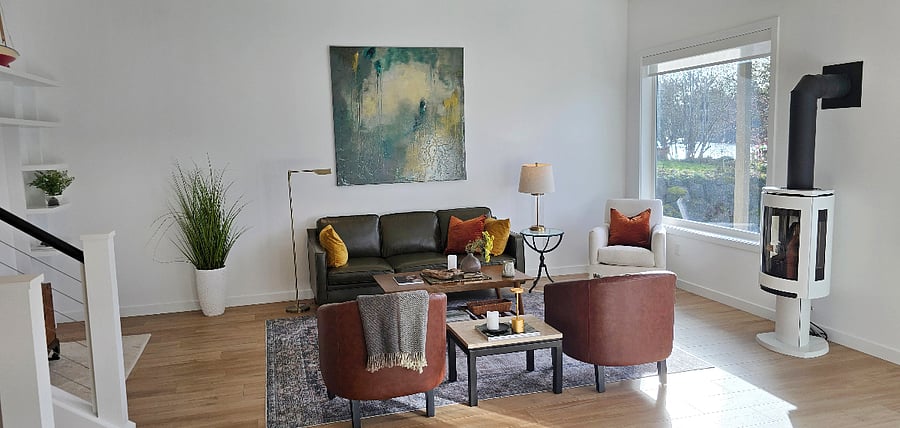 Living room with gas fireplace