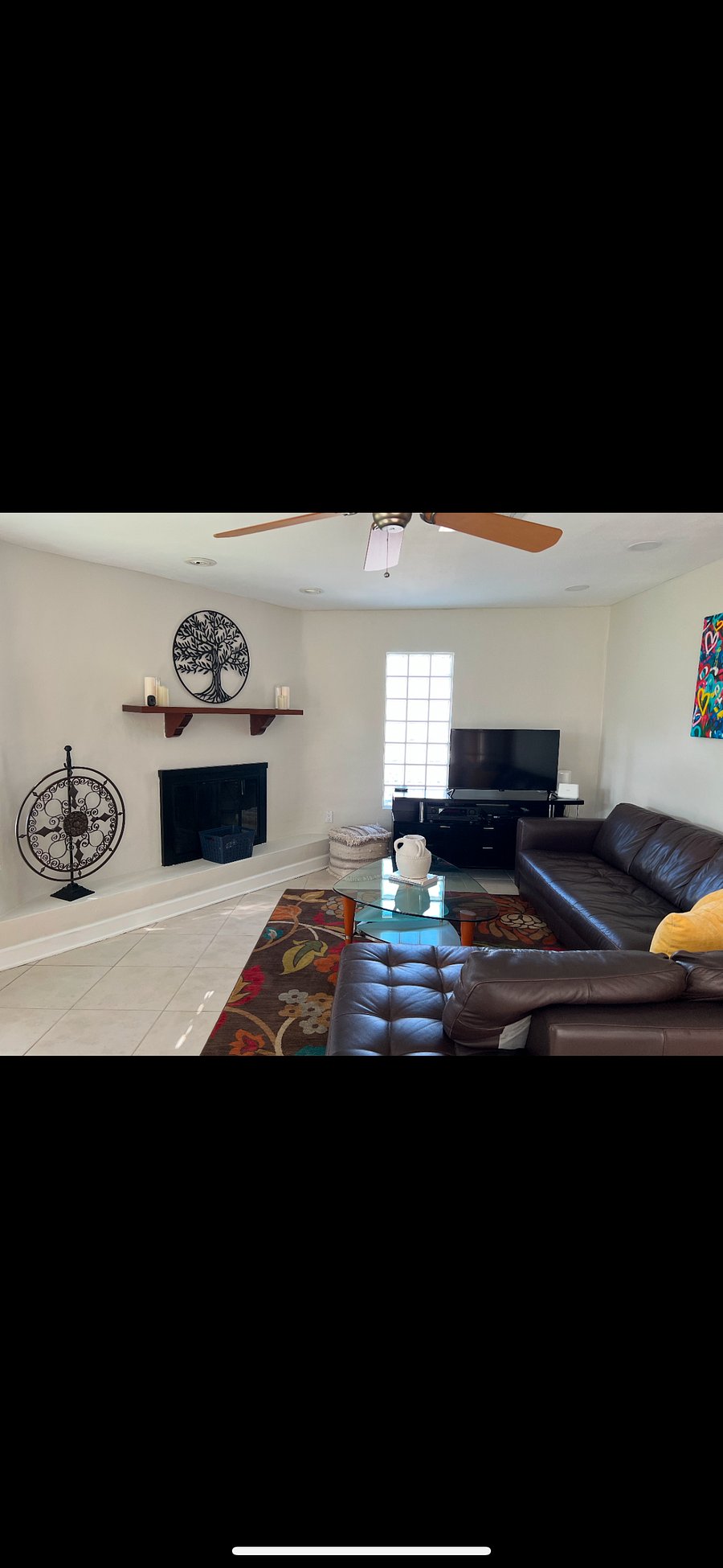 Entertainment room with Smart TV