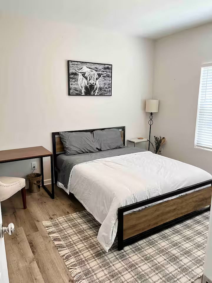 BEDROOM 2 - QUEEN