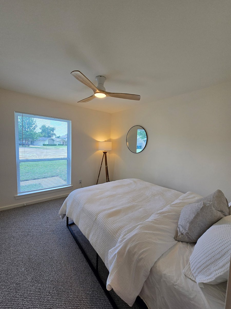 Secondary bedroom