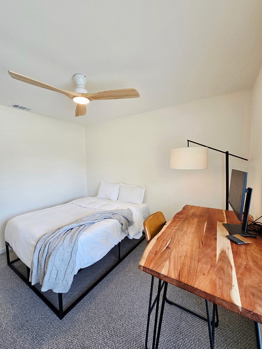 Secondary bedroom