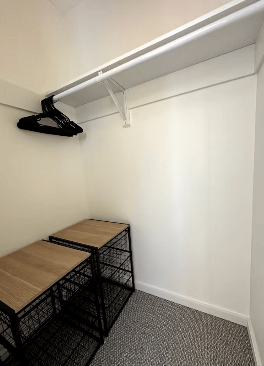 Tertiary bedroom closet