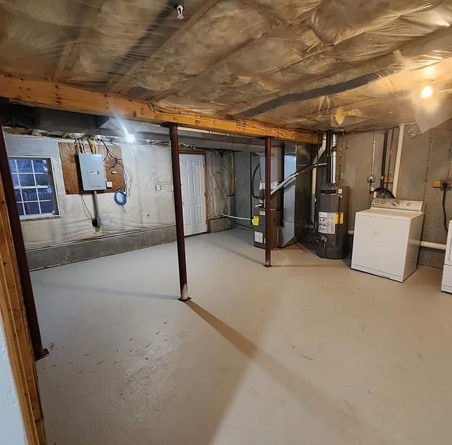 Basement (Washer & Dryer)