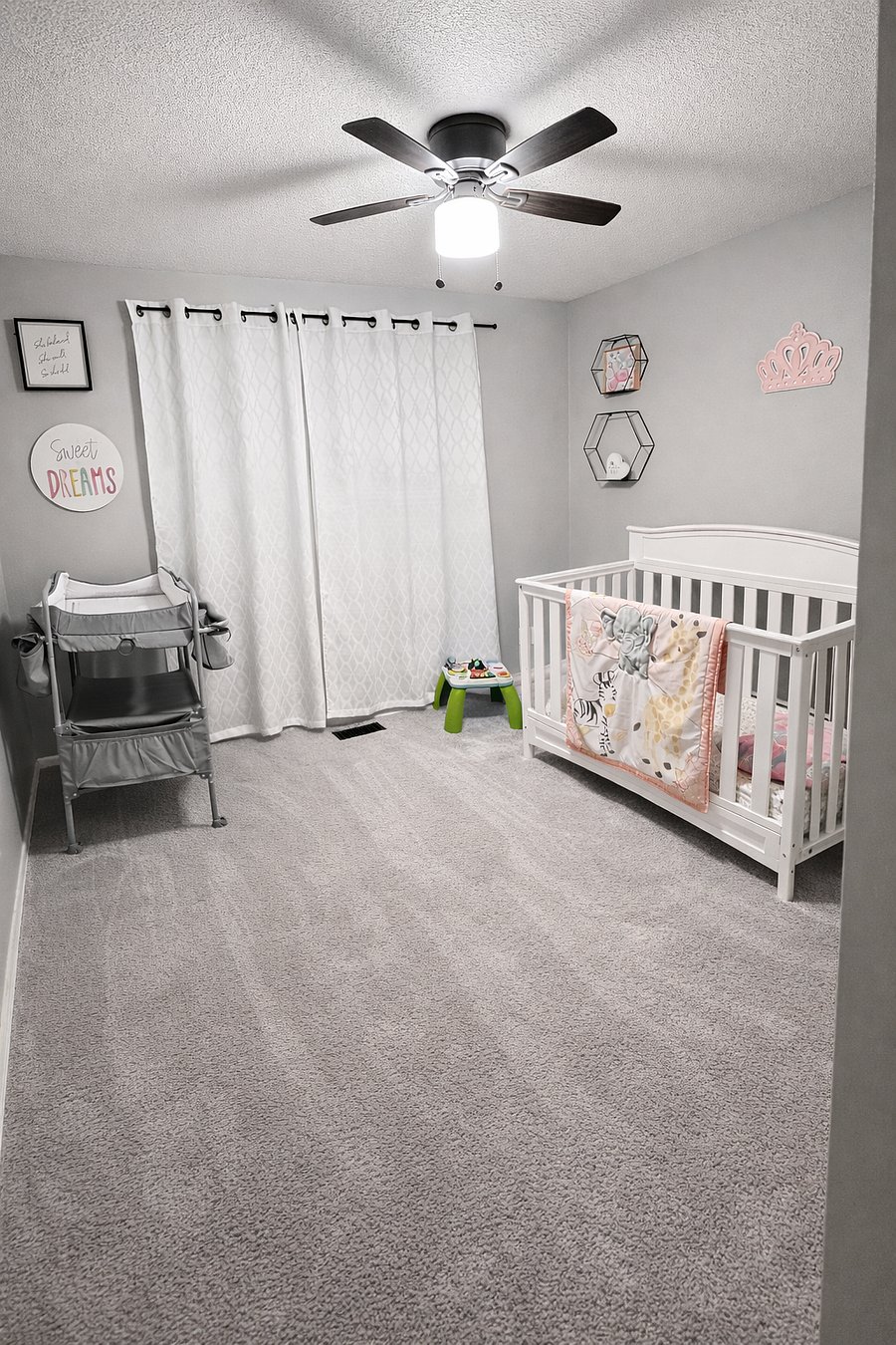 3rd Bedroom (Queen bed available upon request)