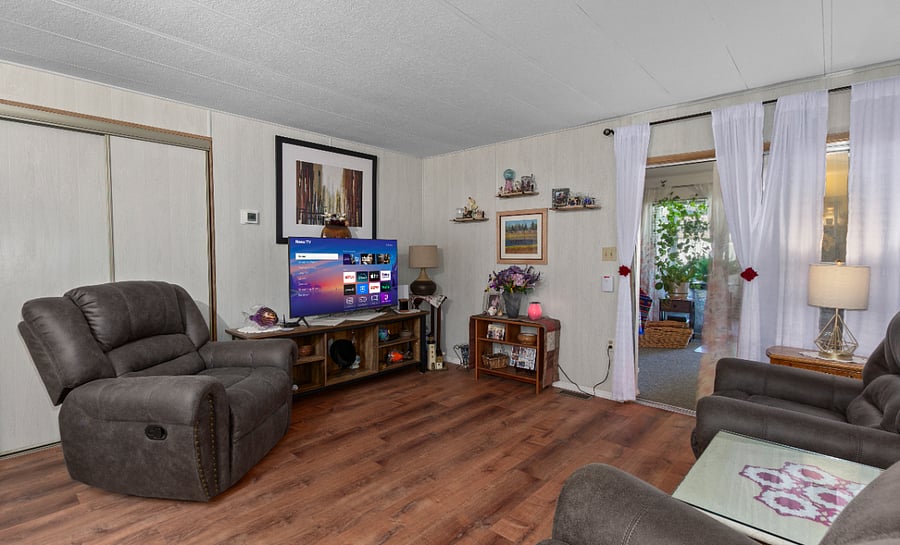 Livingroom area 