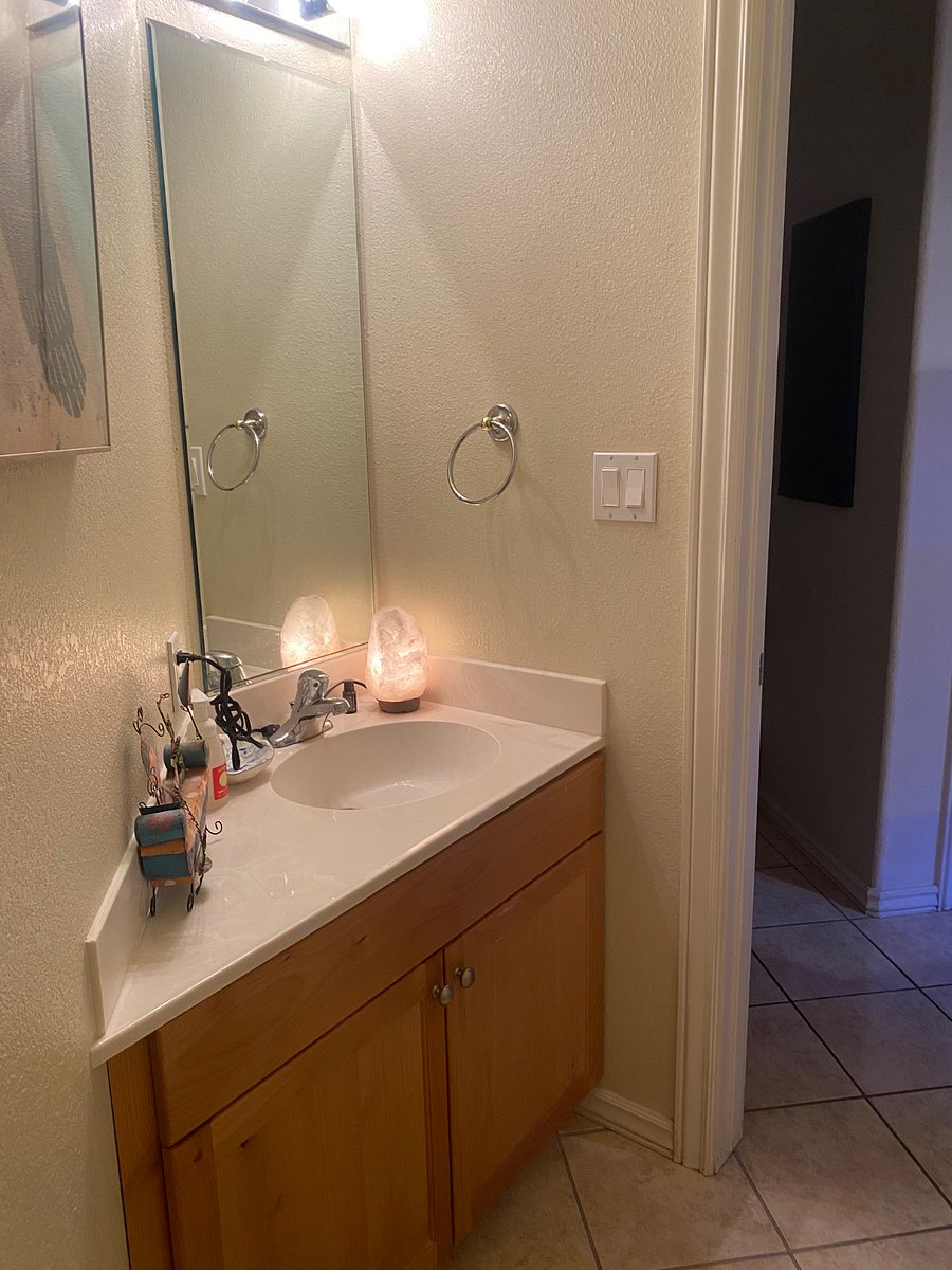 1/2 Bathroom downstairs