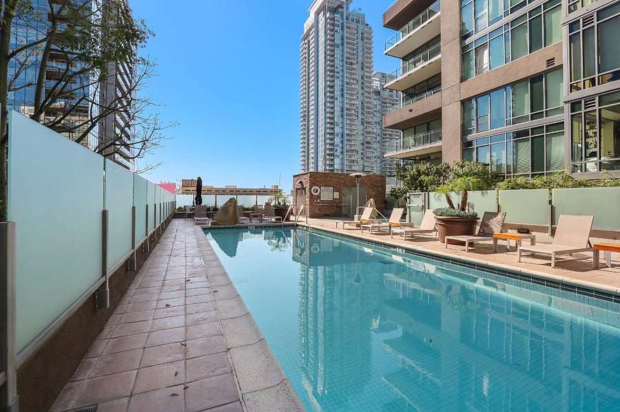 Rooftop Pool & Spa