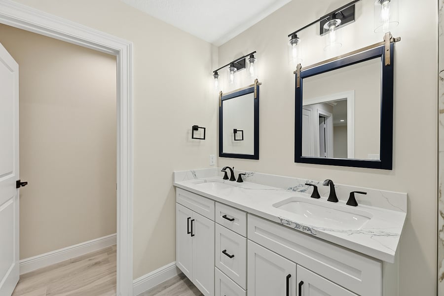Master en suite - room for toilet
