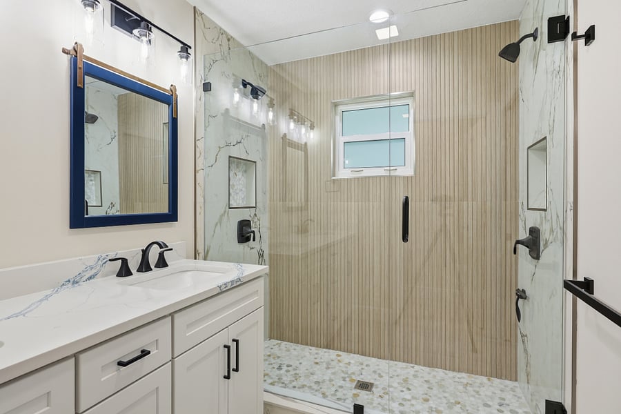 Master en suite shower with two shower heads
