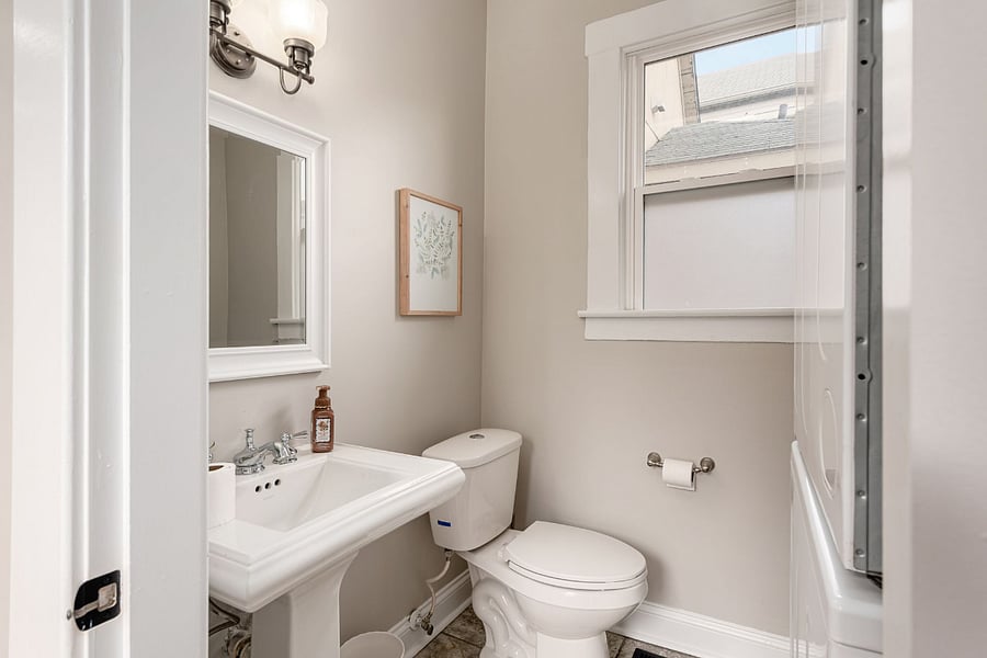Downstairs 1/2 bath with washer/dryer