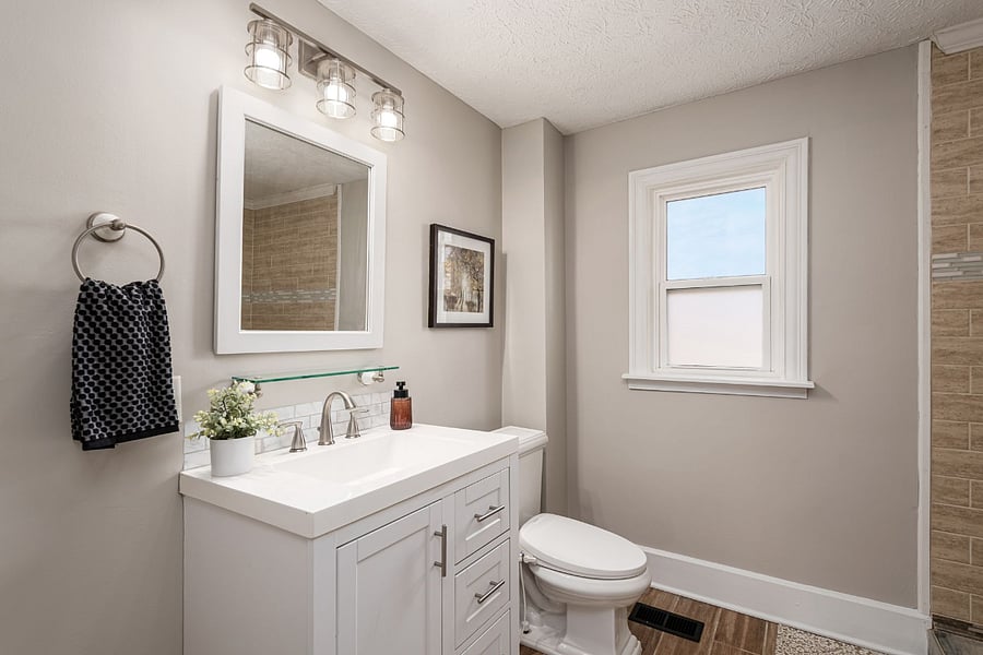 Full bathroom