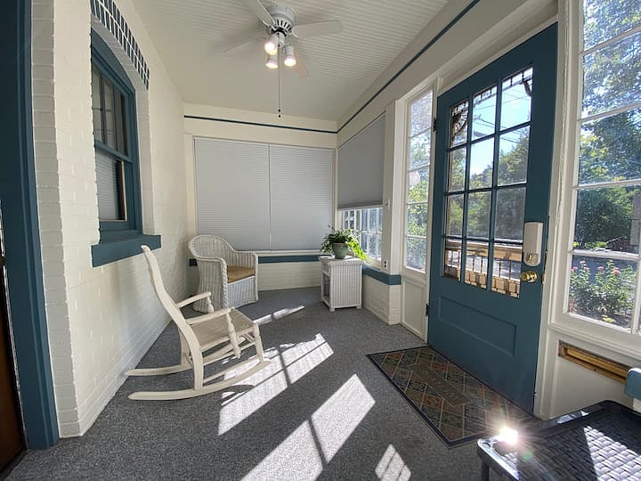 Sun porch entry