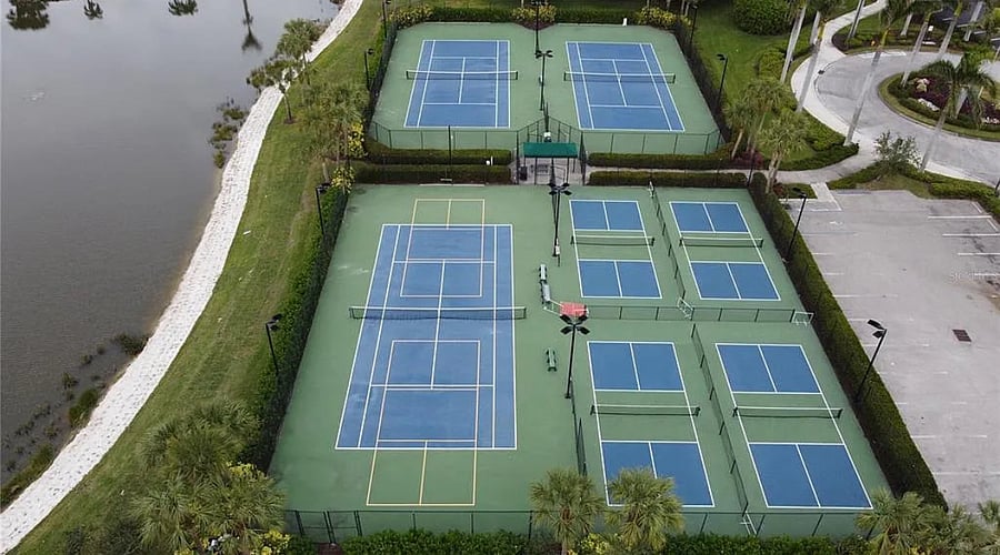 Community Amenity - pickleball and tennis courts