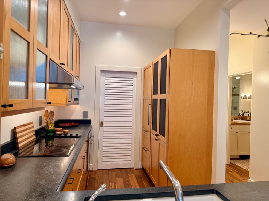 Cooktop, oven, microwave - all you could need