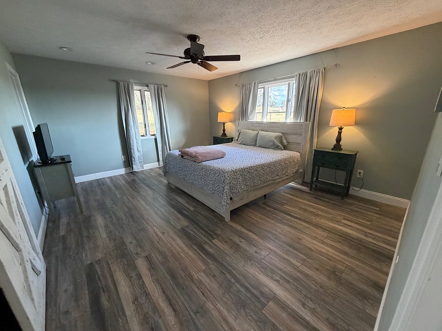 Primary bedroom - king size