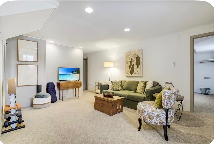 Lower level den 