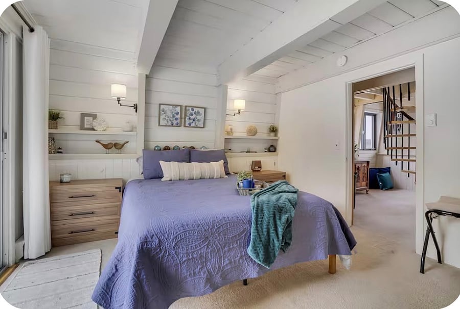 Maine bedroom offers small en-suite bathroom and closet