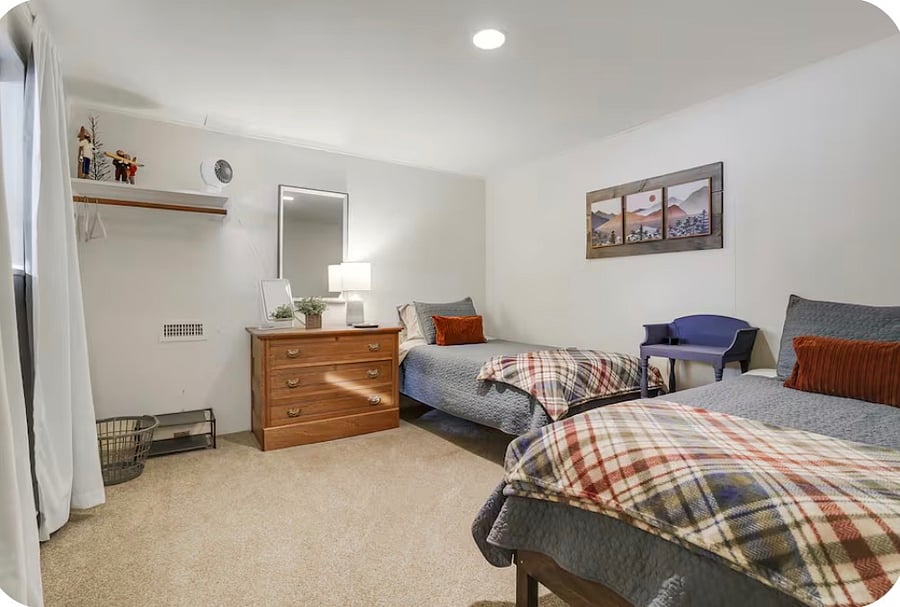 There is a Twin to King converter kit with all bedding upon request