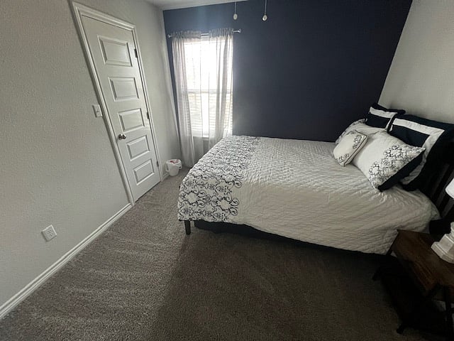 2nd bedroom with queen bed