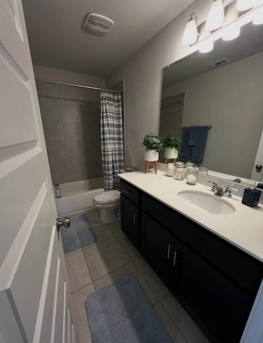 2nd bathroom upstairs