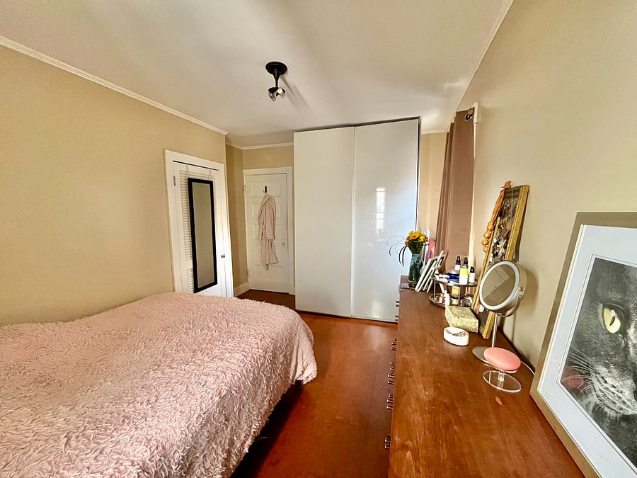 Current tenant's setup (personal belongings aside from furnishings will be cleared)