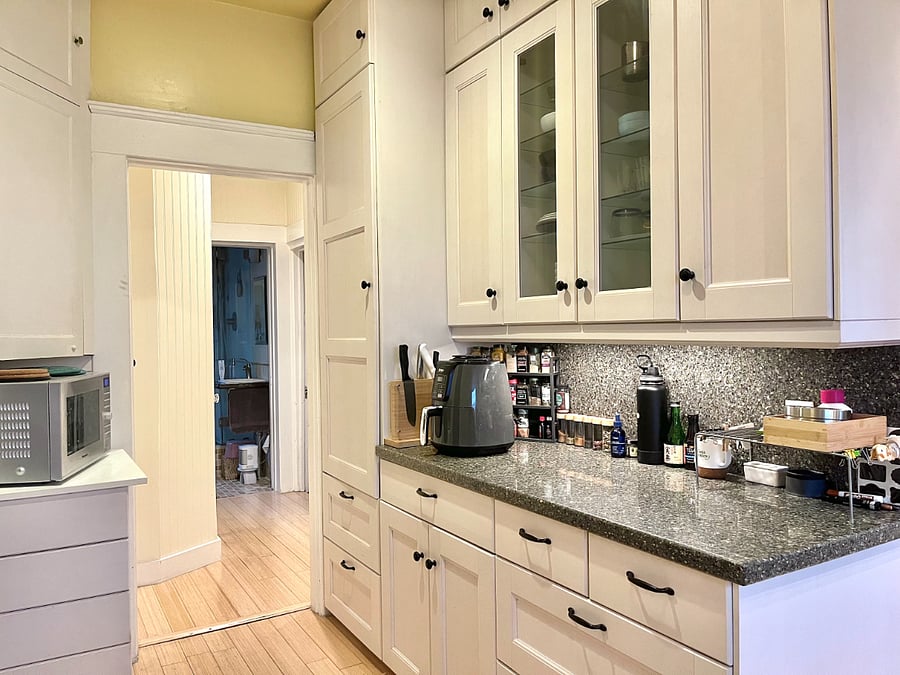 Kitchen with lots of counter space
