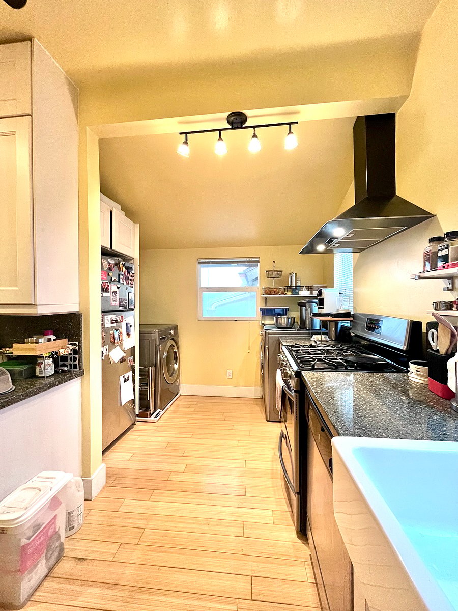 Kitchen with lots of counter space