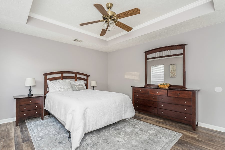 Main Bedroom, Queen Bed, Smart TV mounted on wall