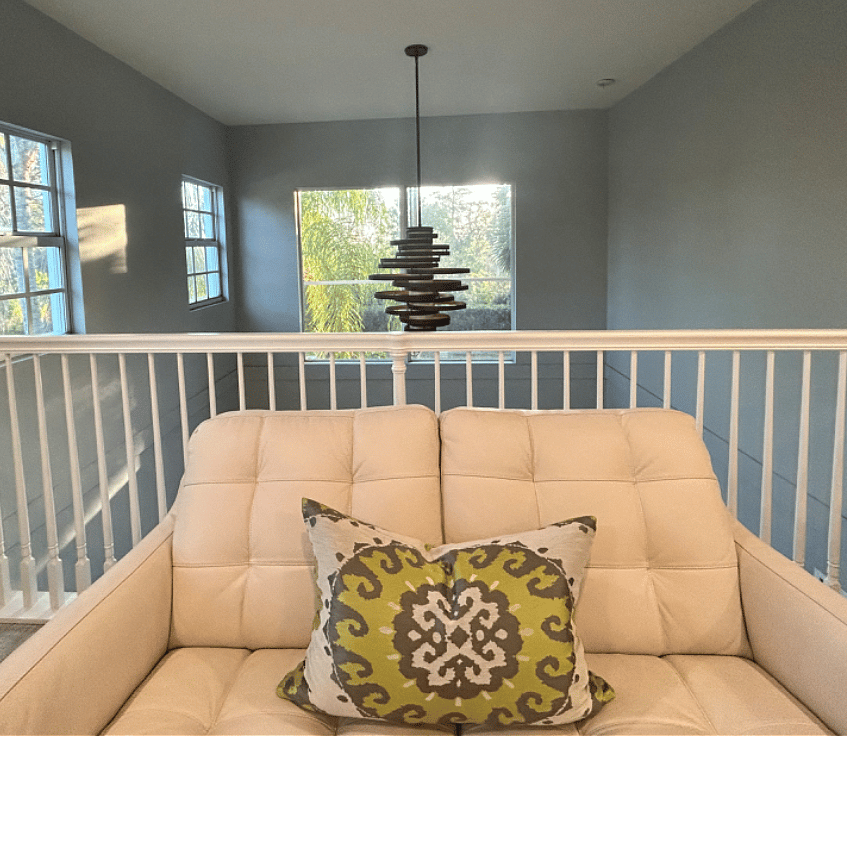 Bright upstairs loft, the perfect bonus space