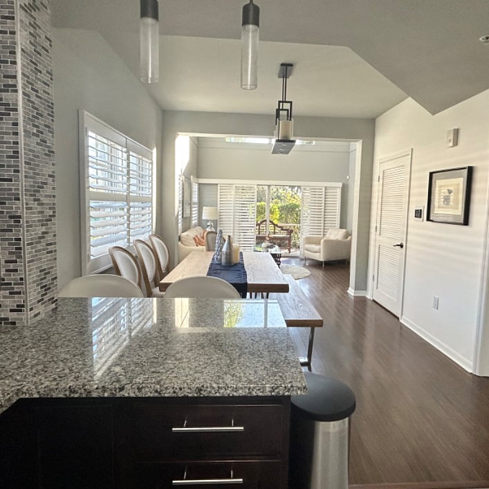 The ultimate host's kitchen, overlooking the spacious dining & main living areas