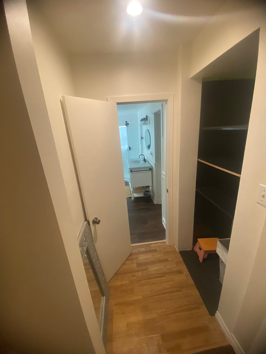 2nd entrance to bathroom from storage/office/closet.