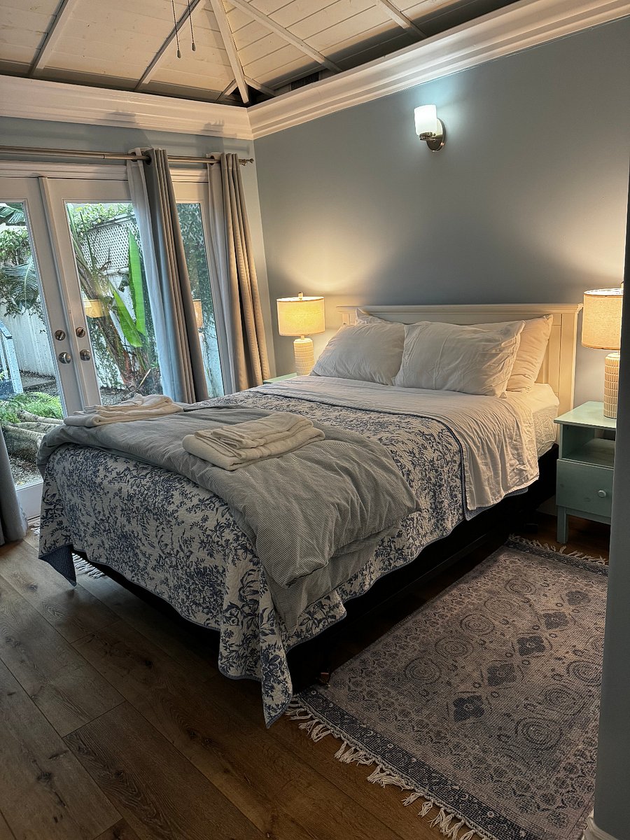 Primary Queen Bedroom