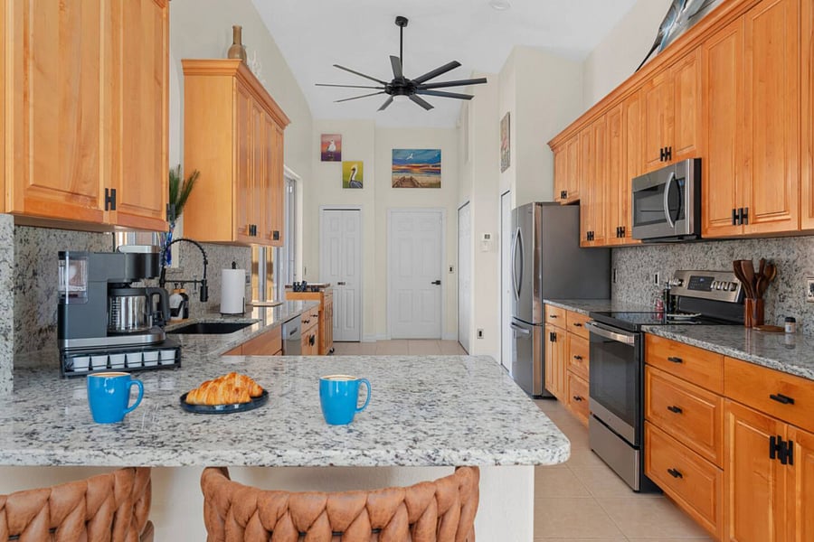 Kitchen View, Island Seating for a quick breakfast or some space to catch up on work.