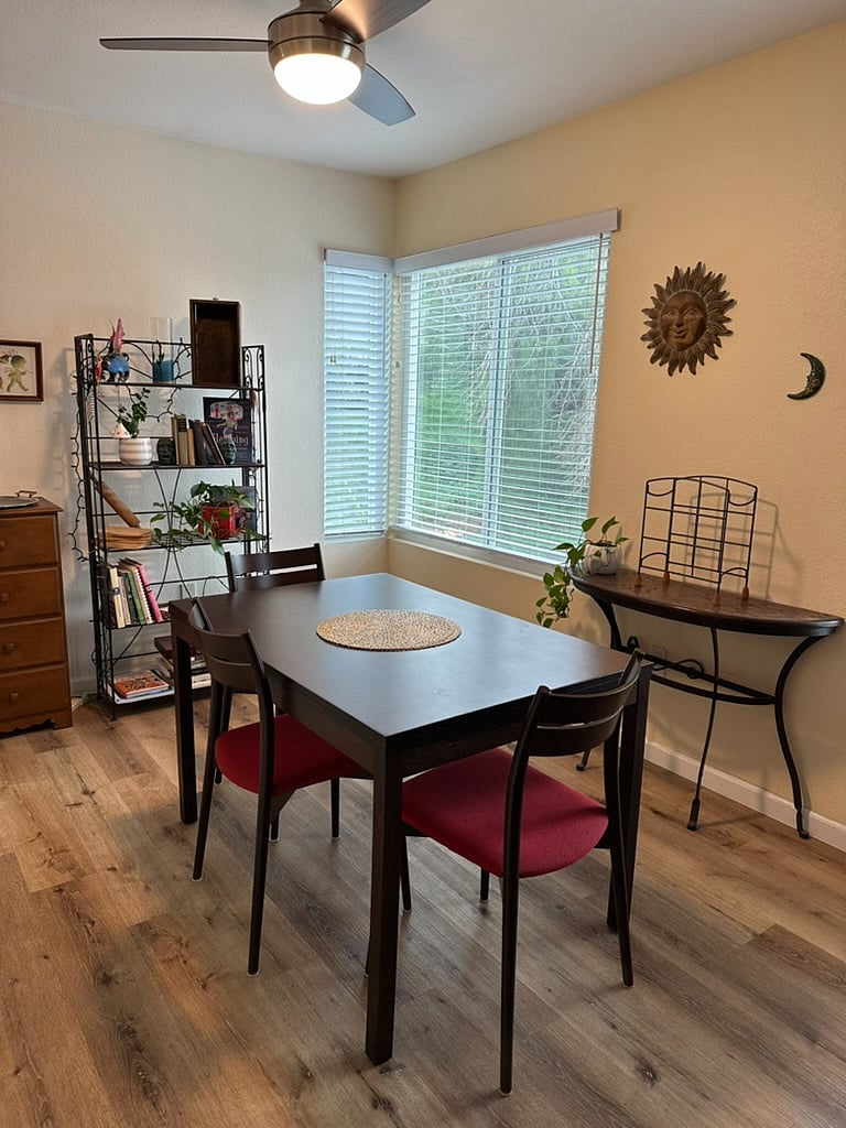 Diningroom-upstairs