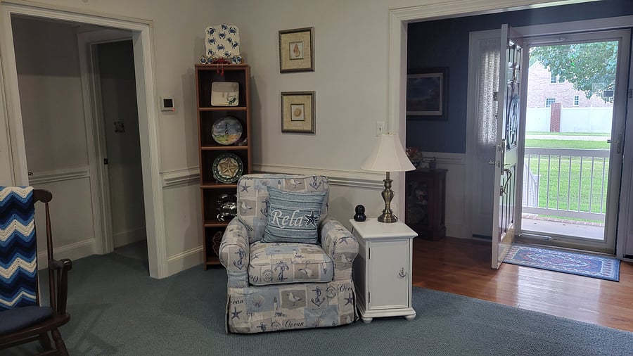 Front entrance to foyer into the living room.