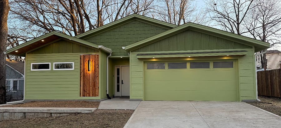 Charming new build in a well established KC neighborhood. Short walk, drive, or bus ride to entertainment and dining districts, hospitals, and universities.
