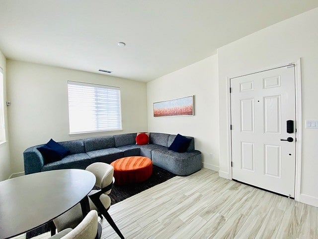Furnished Finder property 964438_1 photo 3