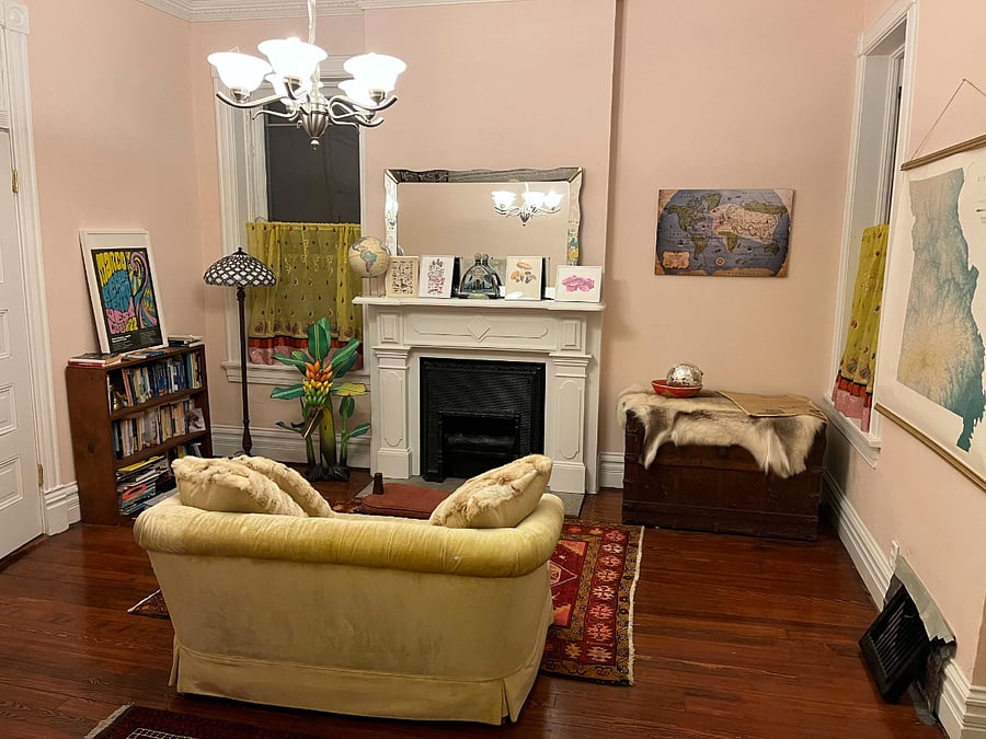 Second floor sitting room. 