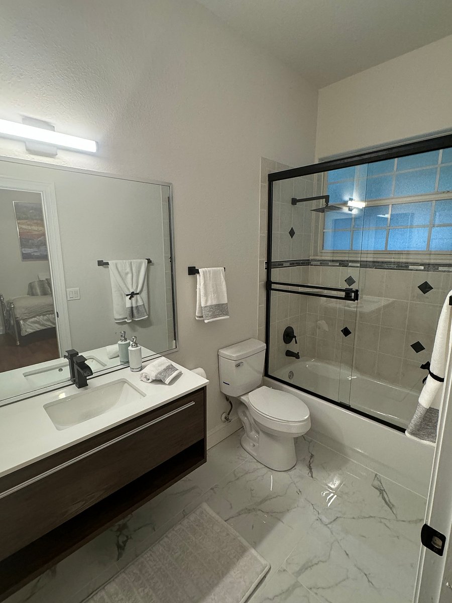 Suite 3 Private Bath