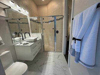 Suite 2 Bath with pool/private street access
