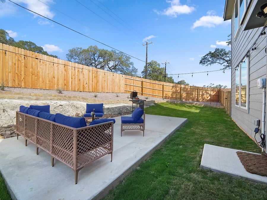 Safe, quiet, & walkable neighborhood surrounded by greenbelt views and trails. Making the backyard a perfect spot to host a dinner for family or friends. 