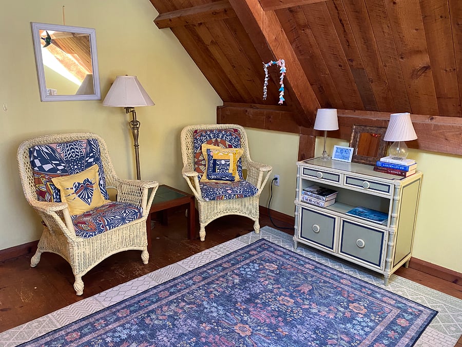 Upstairs sitting/living room