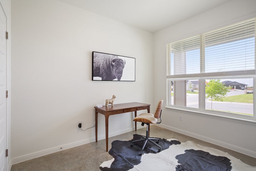 Dedicated office with high speed Internet