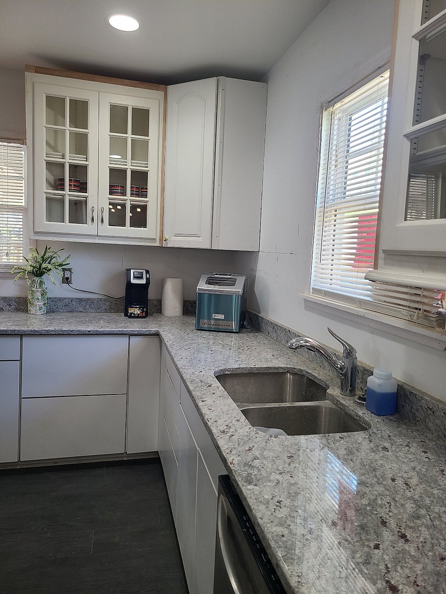 main floor kitchen