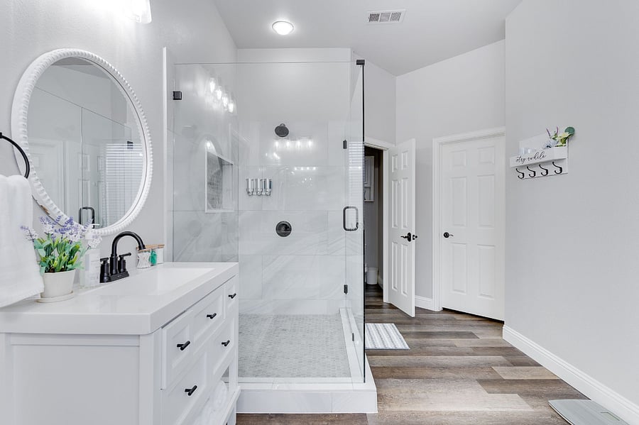King bathroom
