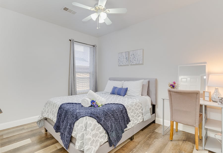 Guest bedroom 1