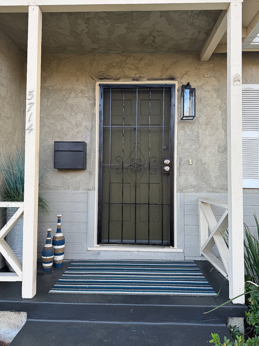 Welcome front Door New mailbox and Light