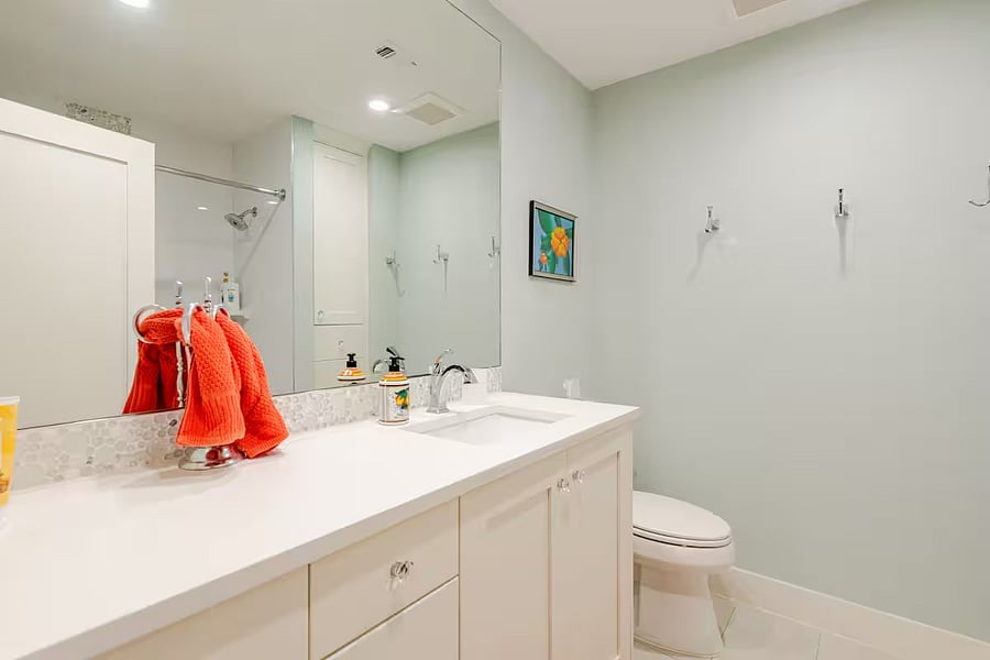 Hall bathroom for 3rd Bedroom