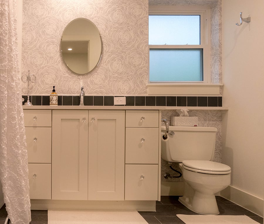 Second master ensuite bathroom