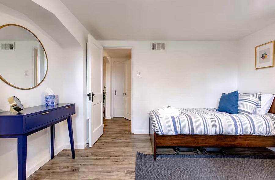 Bedroom: Queen bed